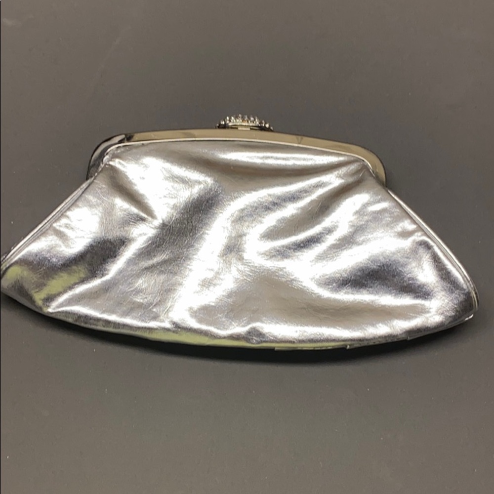 Silver clutch - Picture 2 of 3